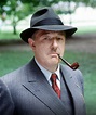 Michael Gambon as Maigret in 1992 | Famous detectives, Michael gambon ...