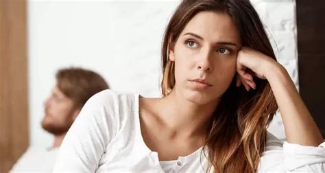 11 Things That Happen When A Woman Loses Interest In Her Husband