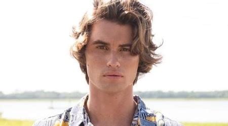 Chase stokes, for those of you who don't know, is the star of the new netflix original series (currently jumping from the number 1 and. Chase Stokes Height, Weight, Age, Body Statistics ...