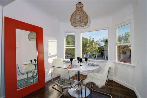Decorate Dining Rooms with Large Mirrors