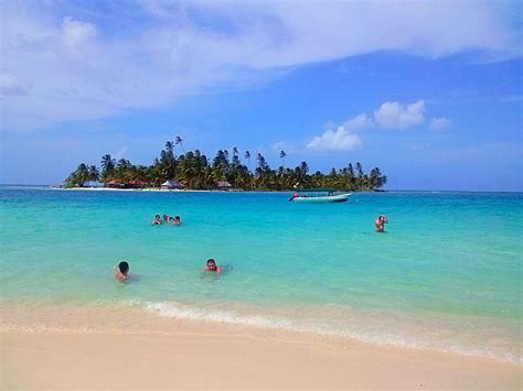 kuna yala es una comarca indígena localizada en el caribe panameño cuenta con más de 365