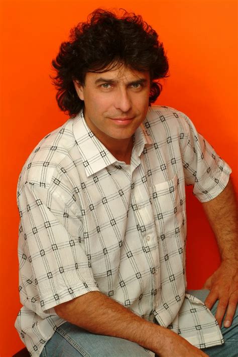 Nagysikerű, teltházas koncertet adott gergely róbert színművész, előadóművész a gergely theáter repertoárjából származó. Gergely Róbert - Műsorcentrum - A hazai színpadi ...