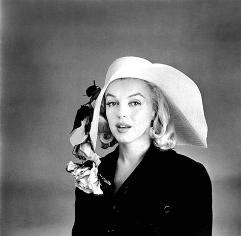 Marilyn Monroe In Floppy Hat With Flowers Marilyn Monroe Hollywood