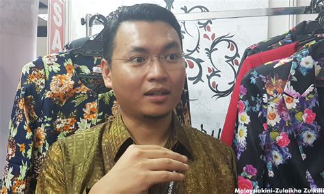 Khairy believes that the fam should no longer continue with the harimau muda system. Bagi Saiful, Khairy paling layak jadi PM