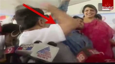 Karnataka Minister Dk Shivakumar Slaps Student For Taking Selfie Bhaarat Today Youtube