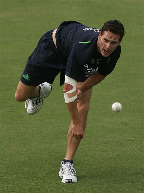 Shaun Tait Does The Hard Yards During Practice