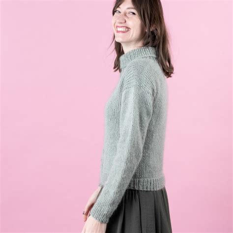 Une fois lavé (à 30° maximum) à la woolite, sur le programme laine de votre machine, essoré à en principe, je coserve le peloton de fil vendu avec le pull. Willa - Pull | Modèles | - Hobbii.fr