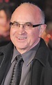 Bob Hoskins Dies of Pneumonia; Who Framed Roger Rabbit? Actor Was 71 ...