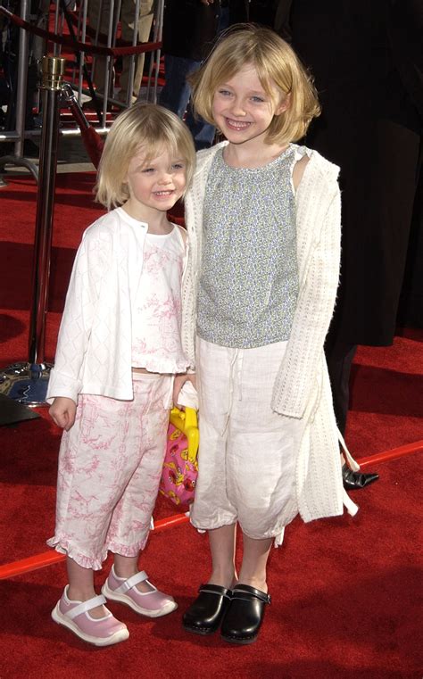 Fashion Models, Kids Fashion, Fanning Sisters, Dakota And Elle Fanning