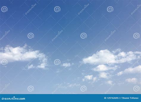 Beauty Cloud Against A Blue Sky Background Sky Slouds Blue Sky With