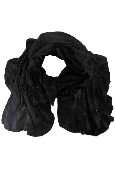 But i didn't add enough info to that tutorial, so here's take 2. Knit Scarf Wrap With Ruffle Edge | Scarf wrap, Fashion ...