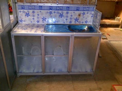 Sebagai salah satu peralatan rumah tangga yang paling sering digunakan, wajar saja kalau tempat cuci piring di rumahmu gampang kotor dan bau. Prima Maju Djaya Furniture: Rak Piring Dengan Tempat Cuci ...