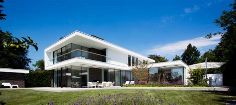 13143 tatil villası kiralama hizmetleri info@villavakti.com 0555 1717252 ☎️ 0252 6147252 #villavakti www.villavakti.com. Moderne villa, Wassenaar | Van Egmond