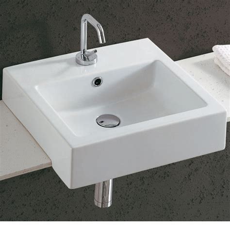 Il catalogo di sanitari bagno ideal standard include tantissime soluzioni, come vasi per wc e lavabi, bidet e colonne per lavabi, tutti realizzati con ceramiche di altissima qualità e progettati per rispondere al meglio a ogni possibile esigenza di spazio e di gusto. Lavabi Incasso : Lavabo semincasso Quadro 47x47