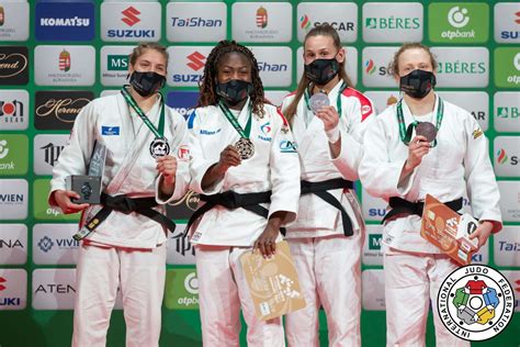 La française clarisse agbegnenou a remporté ce mercredi 9 juin son cinquième titre mondial, le quatrième d'affilée, en. JudoInside - Clarisse Agbegnenou Judoka