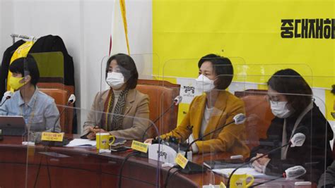 앱을 설치하신 후 로그인을 해두시면 더욱 편하게 이용 가능합니다. 3차 재난지원금 논의 급물살!, "나도 대상 될까?"…(종합 ...