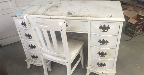 Little ones will be able to show off their creative side with the great creations 39 w art desk. Before and After - Vintage Desk/vanity for a Little Girl ...