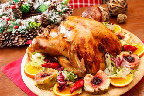 Especially during christmas time and christmas eve i add a pinch of cinnamon or gingerbread spice to this marinade. Christmas turkey — Stock Photo © Shebeko #36375109
