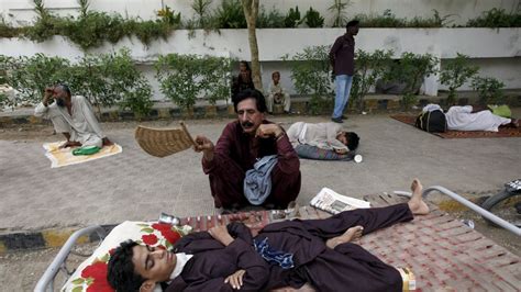 Hundreds Die In Pakistan Heat Wave