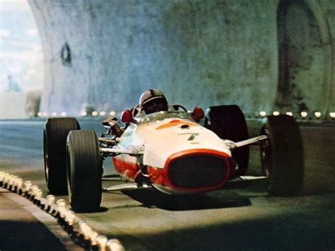But there was no police in the tunnel, so that is were it went crazy for. The tunnel at Monaco. Light bulbs along the racing line ...