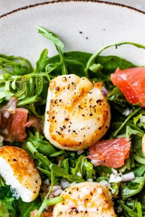 Seared Scallop Salad With Grapefruit Arugula And Spinach Natures