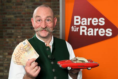 A german tv series in which people sell rare things for money to traders. ZDF-Trödel-Show "Bares für Rares": Aufzeichnungen in Köln und Freiburg | Presseportal