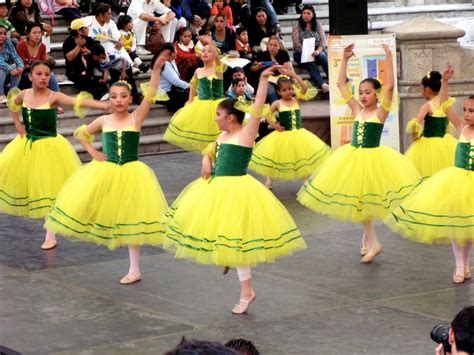 Mexican Dances Step Across Cultures | OIC Moments