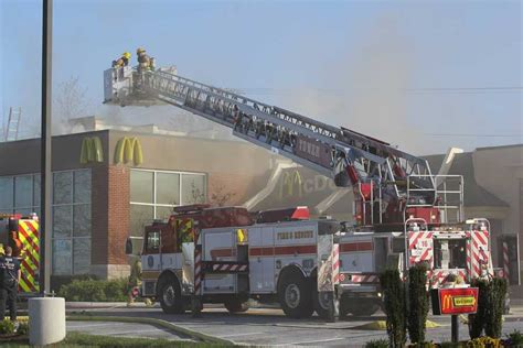 Images Firefighters Battle Blaze At Mcdonalds