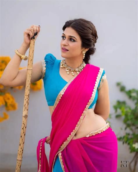Shraddha Das Sizzles In Pink Color Half Saree Glam Actress