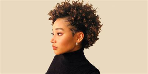 The side braids that are directed upwards and adorned with golden cuffs give this short hair an extra air of elegance. 10 Best Short Natural Hairstyles, Haircuts, and Short Hair ...