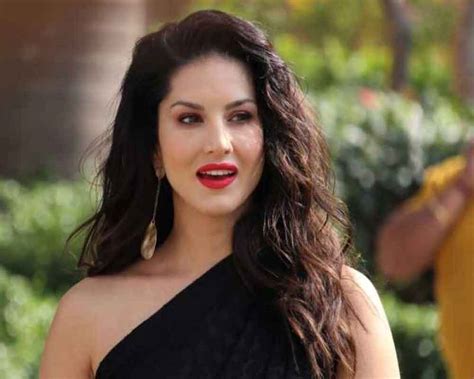 Bigg Boss Sunny Leone To Give Reality Dose To Contestants