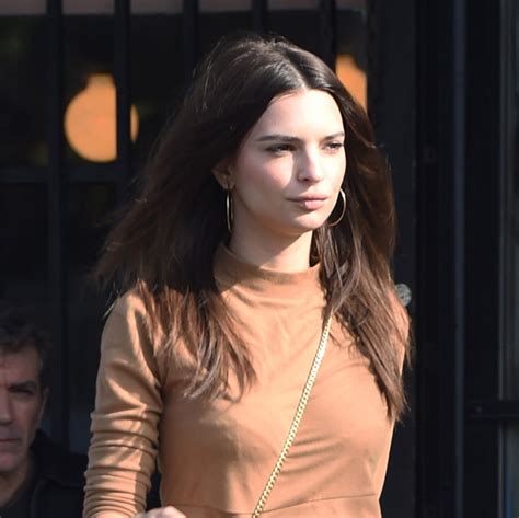 Emily Ratajkowski Makes The Case For A Summer Six Pack—in The Dead Of