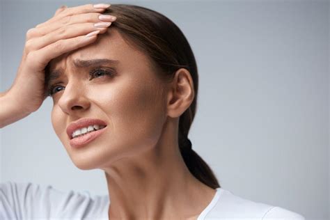 Mal A La Tete Nausées Fatigue - Tumeur au cerveau : les signes d'un mal de tête inquiétant | Medisite