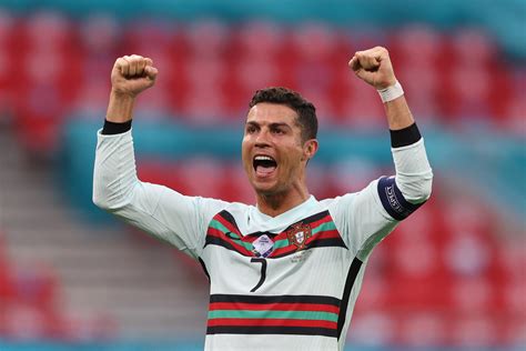 Ja 34 Sannheter Du Ikke Visste Om Cristiano Ronaldo Coca Cola Euro