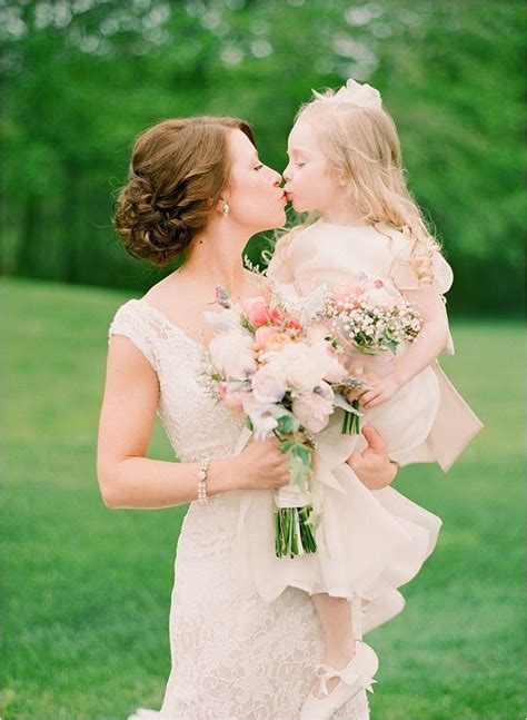 36 Cute Wedding Photo Ideas Of Bride And Flower Girl Deer Pearl Flowers
