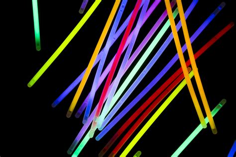 The Chemistry Of A Glow Stick Trio Sci Cymru