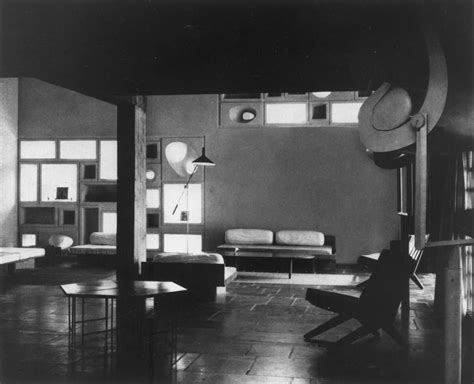 Villa shodhan'ın tasarımında dikkate alınan temel hususlar arasında güneş, rüzgar, varışta manzara ve çevre düzenlemesi yer aldı. Fondation Le Corbusier - Buildings - Villa Shodhan in 2020 ...