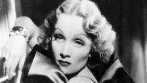 Lenvoûtante Marlene Dietrich Lune Des Plus Grandes étoiles Du Cinéma