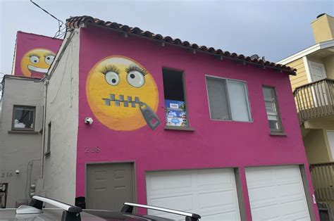 Giant Emoji Painted On House Roil California Community