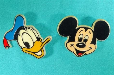 2 Vintage Disney Mickey Mouse And Donald Duck Pins Plastic Broach Style