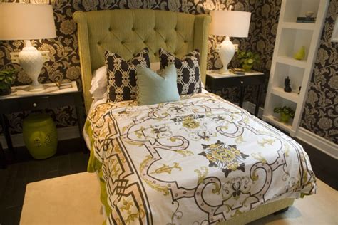 27 Elegant Bedrooms With Distinct Fabric Headboards
