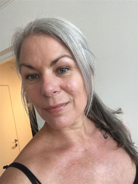 Low Side Silver Ponytail Dating Older Women Sexy Older Women Beautiful Gray Hair Lovely Gray