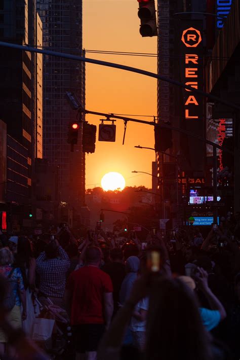 What Is Manhattanhenge Check Out Pics Of The Breathtaking Phenomenon