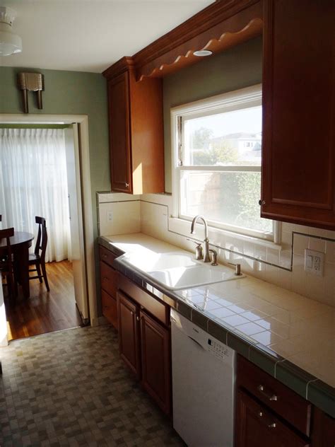 See more ideas about kitchen valances, valance, kitchen window treatments. More We J'adore: The Little Kitchen That Could is Finished!