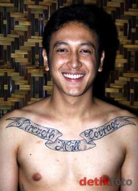 Tato tulisan cewek my angel studio tattoo jakarta. 5 Seleb Pria Indonesia Macho Bertato - Halaman 2
