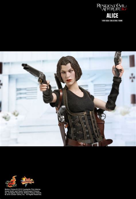 Cause alice isn't a natural blonde and she isn't taking the time to dye her hair anymore after the zombie apocalypse. Alice Resident Evil Afterlife