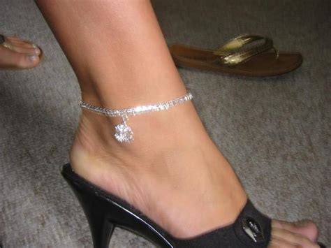 Deliberately The Latter Sacrifice Wearing Anklet On Right Ankle Shabby On A Daily Basis Liver