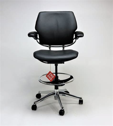 Humanscale freedom chair also have features such as comfortable armrests for those working long hours, as well as offer mobility in the form of with the ultimate quality assurance and at bargain prices, buy in large quantities without any regrets. Humanscale Freedom MED Back Draughtsman Chair Aluminium ...