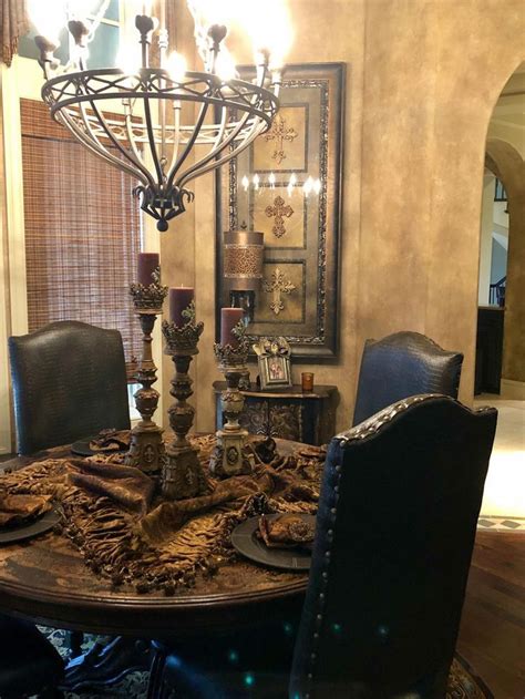 Tuscan Style Kitchen Table In 2020 Tuscan Decorating Tuscan Dining