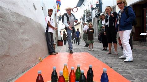 Es importante considerar y rescatar los juegos tradicionales de nuestro país, reconsiderando que son juegos divertidos que la rayuela: Quito promocionó estos atractivos para alcanzar su tercer ...